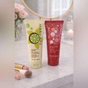 Mary Kay Coconut Lime Body Lotion & Glistening Winterberry Body Wash Set | Duo